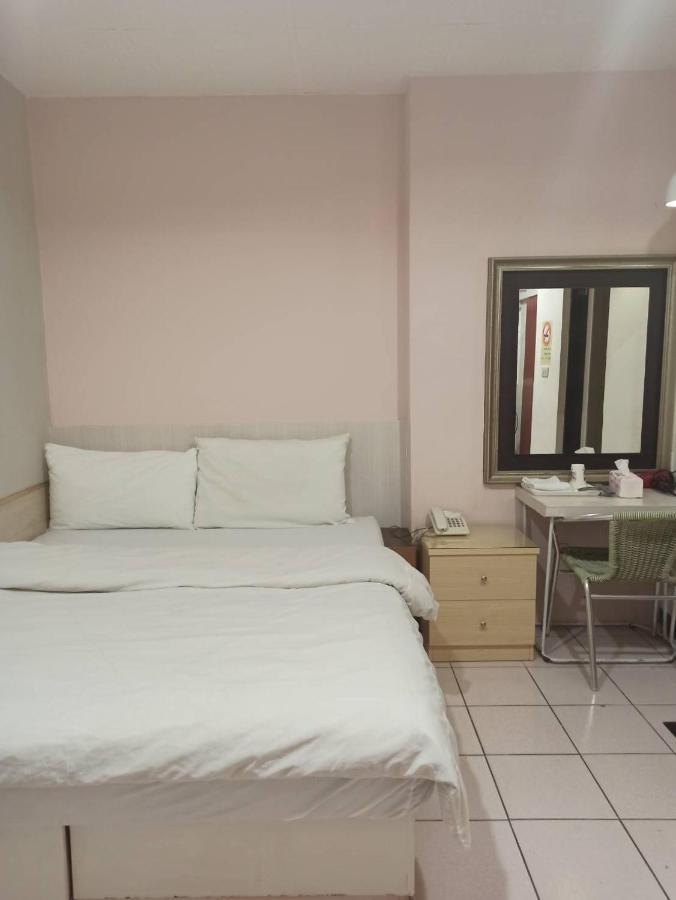 Hua Bin Hotel Yilan Exterior foto